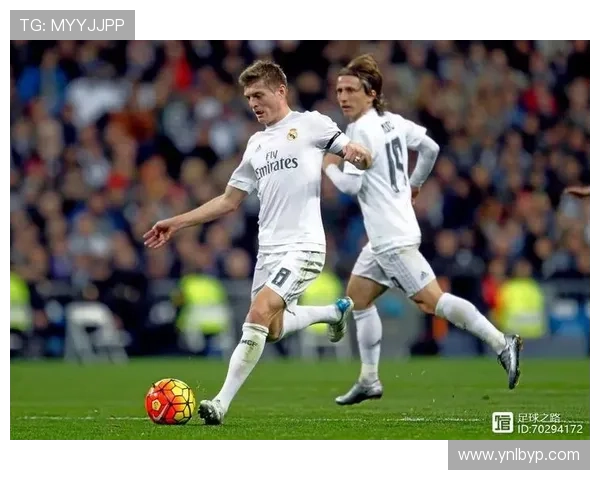 乌加特的大范围中场覆盖与抢断机制解析 乌加特的大范围中场覆盖与抢断机制解析